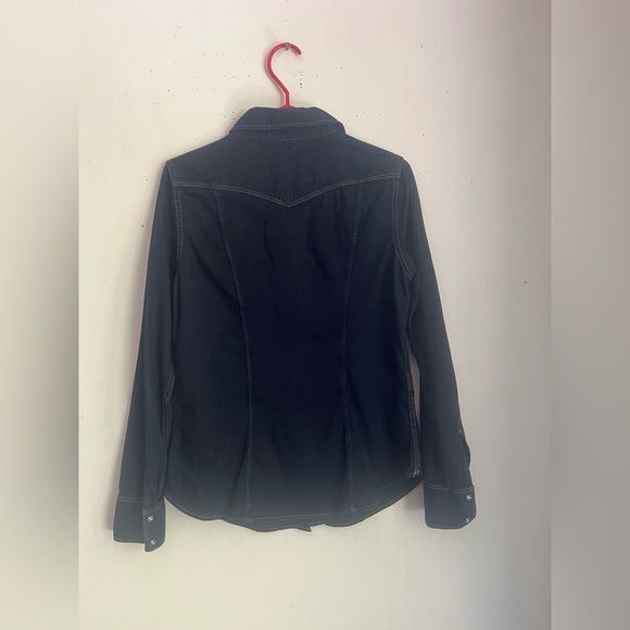 Small Levi’s Top - Picture 5 of 7